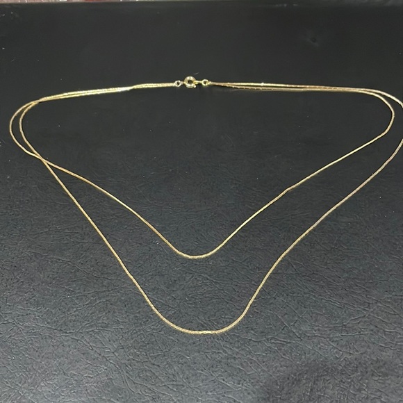 Jewelry - TWO layer gold tone dainty necklace